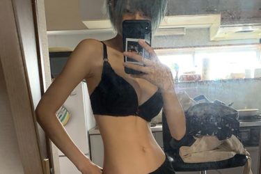 御伽樒、二次元美少女級の神ボディ! 細クビレから想像できない超豊満バスト