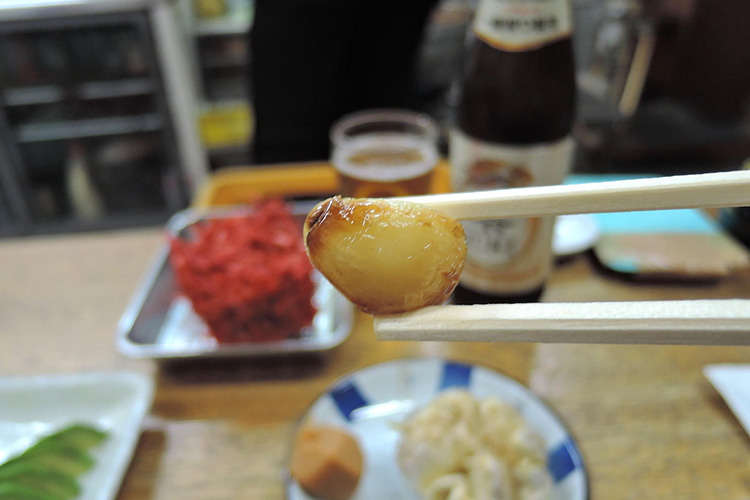 【勃活グルメ】小さくても効果てきめん！　居酒屋に降臨した勃活の女神：にんにくの画像3