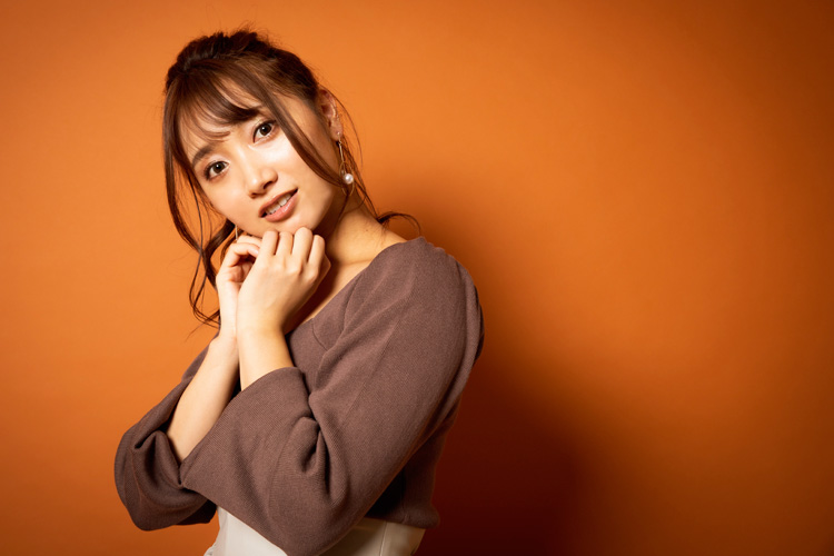 加美杏奈グラビア連載:Anna 12colors / November , Brownの画像1