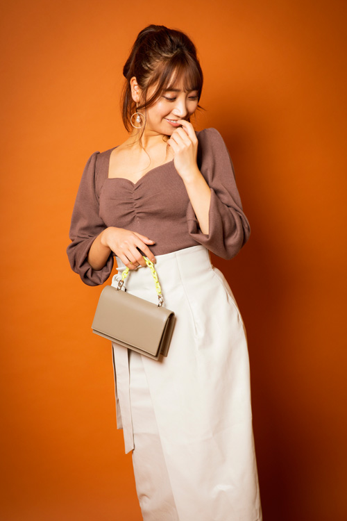 加美杏奈グラビア連載:Anna 12colors / November , Brownの画像2