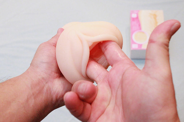 アソコに絡みつくミミズ千匹！　まったり柔らかな濃厚密着を味わえる名器ホール『茜音』の画像12