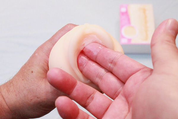 アソコに絡みつくミミズ千匹！　まったり柔らかな濃厚密着を味わえる名器ホール『茜音』の画像10