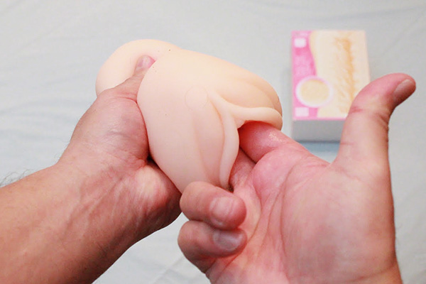 アソコに絡みつくミミズ千匹！　まったり柔らかな濃厚密着を味わえる名器ホール『茜音』の画像11