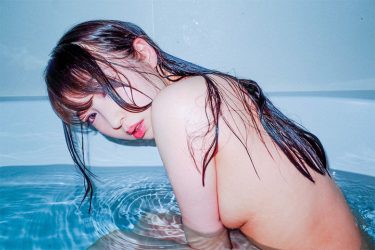 「福田もか。」、妖艶すぎるセミヌード! 半端ない色気にファン大興奮