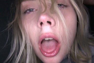 猟奇的にして官能的…金髪の美少女が無言で乱れる甘美なAV