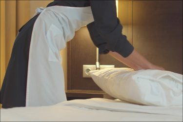 ラブホのお掃除オバサンが風俗嬢に転身したワケ：ブッ飛び素人モデルFile