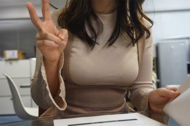 伊織もえ、何気ない投稿で着衣巨乳ぶりを発揮！　あざといけど許せるおっぱいショット
