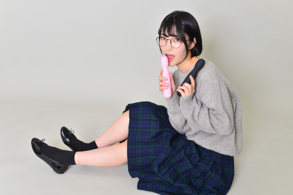 東条蒼、史上最強の完全防水デンマで潮吹き特訓!? 外でも中でも気持ちいい二刀流グッズに惚れ惚れの画像8