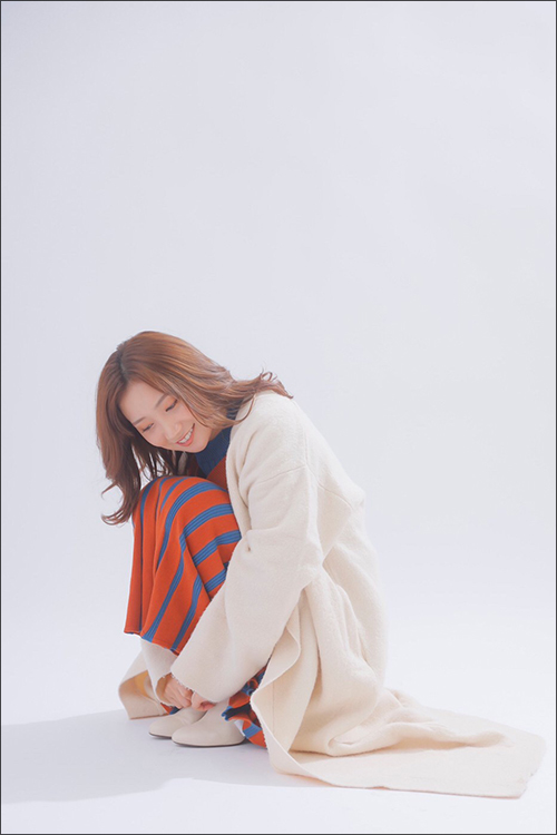 加美杏奈グラビア連載：Anna 12colors / January , Whiteの画像2