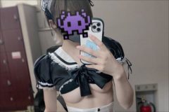 非公開: 御伽樒、セクシーメイドコスで下乳＆絶対領域の最強コラボ