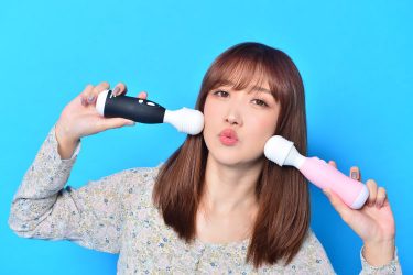 大槻ひびき、「神からの贈り物」の最強デンマで即イキから焦らしプレイも!? 技術の粋を尽くしたゴージャスデンマを「愛用します!」