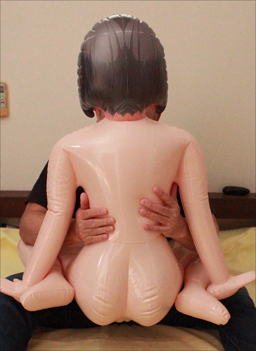 アニメちっくな女のコと座位の密着感が楽しめるエアドール『2.5Dガールフレンドペタン座りver.』の画像11