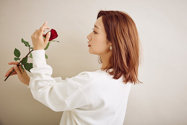 加美杏奈グラビア連載：Anna 12colors / March , Grayの画像10