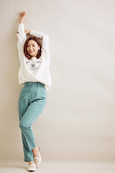 加美杏奈グラビア連載：Anna 12colors / March , Grayの画像2