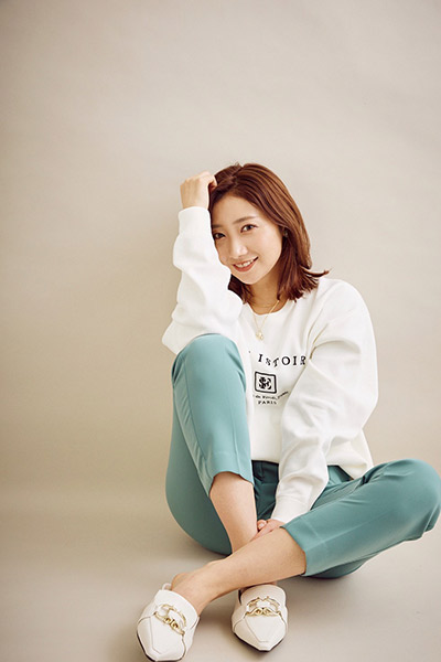 加美杏奈グラビア連載：Anna 12colors / March , Grayの画像7