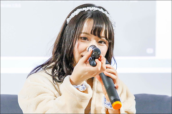 宮沢ちはる&塚田詩織が亀頭ペロペロ! 生配信インタビュー後編の画像5