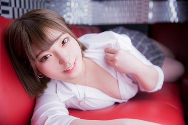 ピチピチおっぱいと可愛さ満点の笑顔が最高な「りりあちゃん」