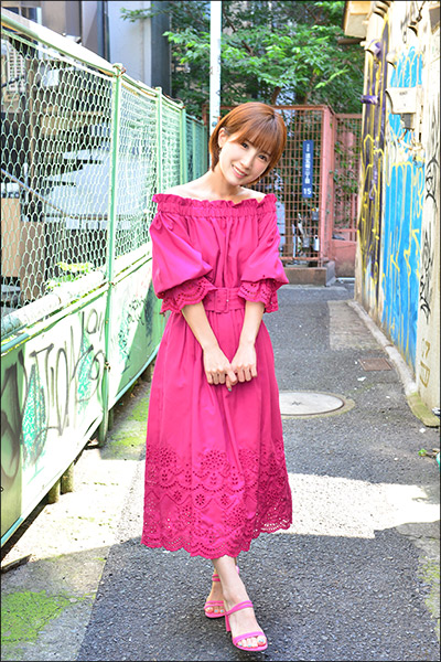 小島みなみデビュー10周年記念お散歩グラビア【円山町の迷い天使】の画像5