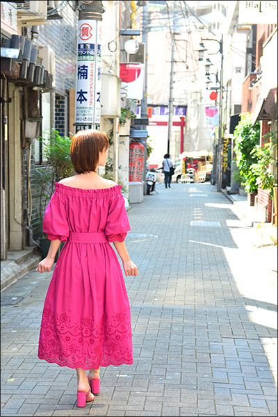 小島みなみデビュー10周年記念お散歩グラビア【円山町の迷い天使】の画像8