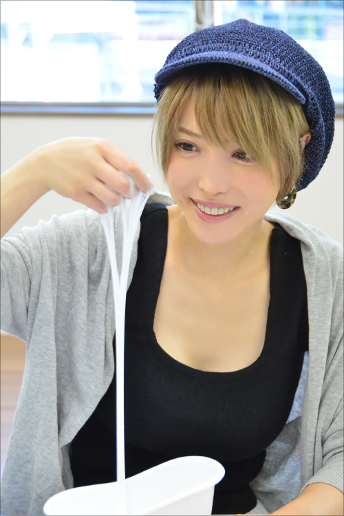 君島みお、とろとろローションに驚愕! セクシーで癒される温泉風ローション大絶賛!の画像12