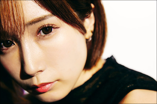 小島みなみデビュー10周年記念サプライズグラビア|永遠と美、そして気合いの画像13