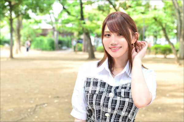 【新人AV女優インタビュー】SEX偏差値MAXギャル・寺田ここのAVデビュー！　現役ガールズバー店員は見られたがり？の画像1