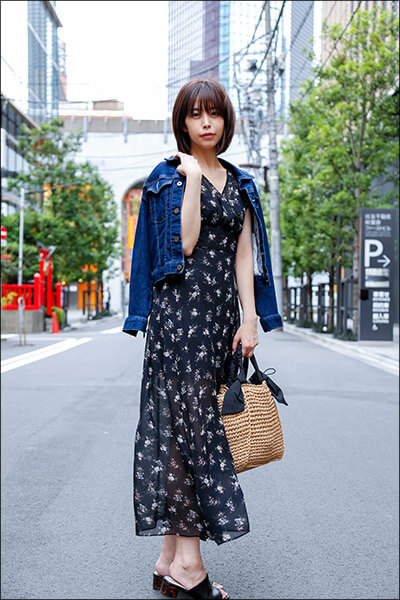 秋葉原で働く美人OLコスプレイヤー・真中つぐ【妄想日記＃2】「競泳水着で出勤したなら…」の画像1