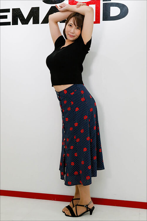 新人AV女優・あさみ潤おっぱいインタビュー|メートル級ボディでデビュー前に200人斬りの超エロ逸材の画像7