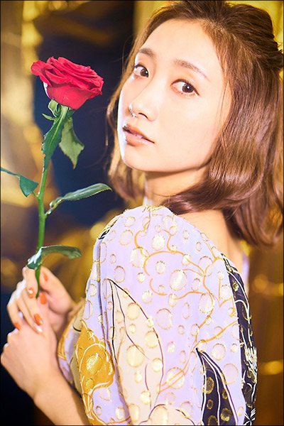 加美杏奈グラビア連載：Anna 12colors / August , goldの画像9