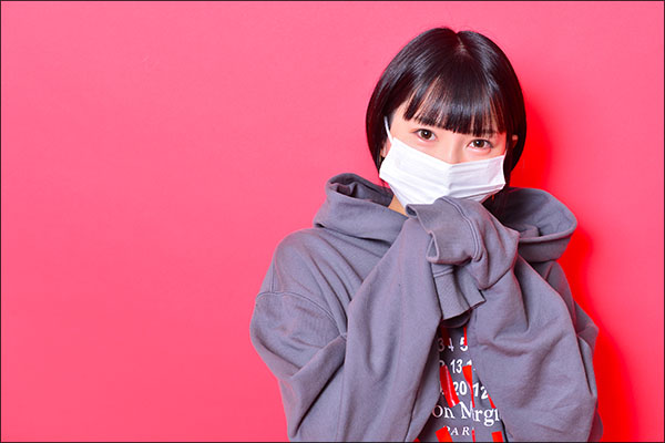 【#丸の内OLレイナ】パパ活動画公開! マスク美女を直撃インタビューの画像1