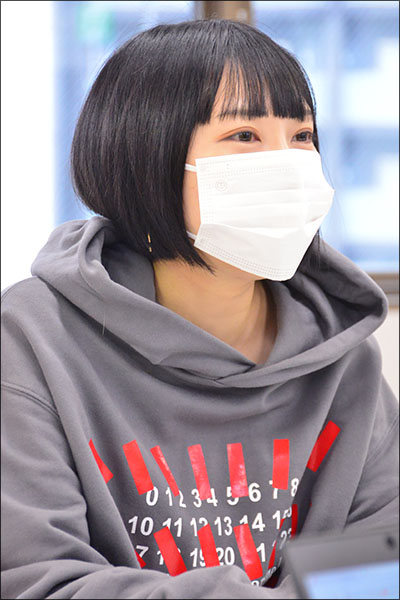 【#丸の内OLレイナ】パパ活動画公開! マスク美女を直撃インタビューの画像2