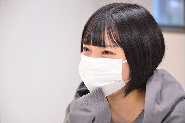 【#丸の内OLレイナ】パパ活動画公開! マスク美女を直撃インタビューの画像4