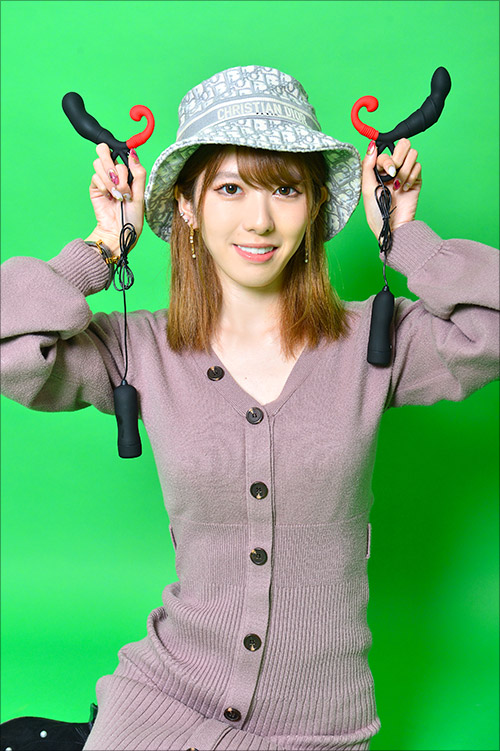 有坂深雪、アナニーグッズに大興奮！　「メスイキさせたい！」「ヒィヒィ言わせる！」インタビュー中に「ドS宣言」発令!?の画像6