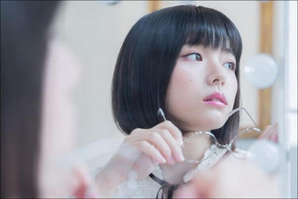 【羽生ゆか】衝撃の足自撮りでおっぴろげ状態に…の画像3