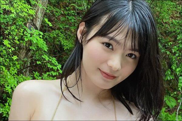 【羽生ゆか】衝撃の足自撮りでおっぴろげ状態に…の画像4