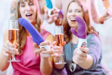 「ローターがアソコに埋まってサァ大変」人妻オナニー座談会｜ブッ飛び素人モデルFile