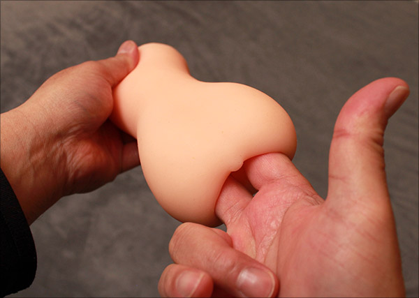 笑顔が綺羅キラまぶしい駆け出しアイドルと妄想エッチできる吸い付くオナホの画像13