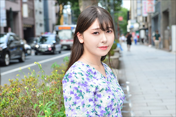 【新人AV女優インタビュー】SNS未体験ミステリアス美女・竹内美涼は「生が大好き!?」の画像6