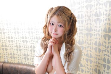 青春の淡い思い出を彷彿とさせる学生服に身を包んだ破廉恥な女の子たち